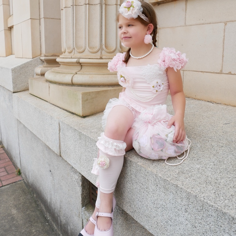 Bunny kisses outfit size 6